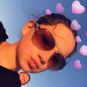 Meet your Posher, Riley